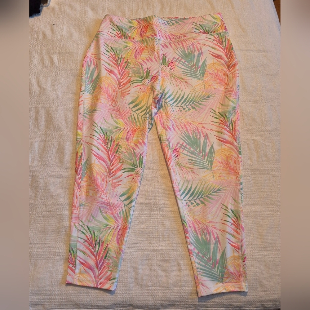 Pro Player Women's Size 1x Multi Colored Fern Design, Cropped Euc